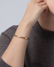Load image into Gallery viewer, Remi Bangle in Gold
