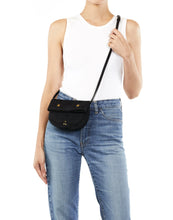 Load image into Gallery viewer, Jerry Pochette Bag in Noir
