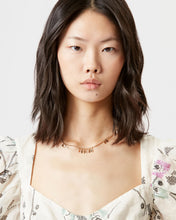 Load image into Gallery viewer, Metal Shiny Leaf Choker in Dore
