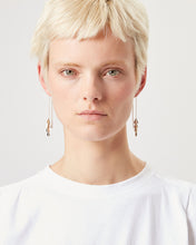 Load image into Gallery viewer, Metal Shiny Leaf Earrings in Gold
