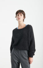 Load image into Gallery viewer, Niby Pullover in Noir

