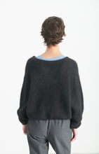 Load image into Gallery viewer, Niby Pullover in Noir
