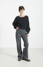 Load image into Gallery viewer, Niby Pullover in Noir

