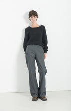 Load image into Gallery viewer, Niby Pullover in Noir
