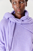 Load image into Gallery viewer, Ouity Jumper in Viola Chine
