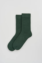 Load image into Gallery viewer, Bamboo Socks in Glen Green
