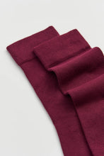 Load image into Gallery viewer, Bamboo Socks in Dark Plum
