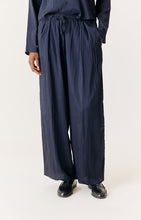 Load image into Gallery viewer, Refyway Trousers in Night
