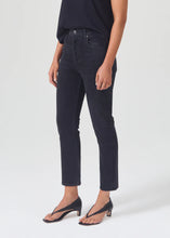 Load image into Gallery viewer, Riley Crop Jeans in Panoramic
