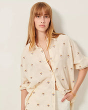 Load image into Gallery viewer, Botenzo Shirt in Whibloom
