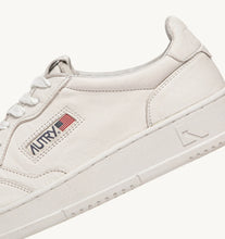 Load image into Gallery viewer, Medalist Low Top Trainers in Solid Goat White
