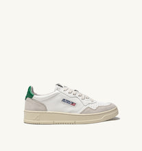 Load image into Gallery viewer, Medalist Low Top Trainers in Leather/ Suede White/ Amazon
