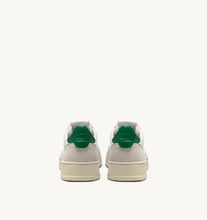 Load image into Gallery viewer, Medalist Low Top Trainers in Leather/ Suede White/ Amazon
