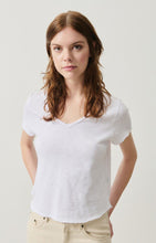 Load image into Gallery viewer, Sonoma V-neck T Shirt in White
