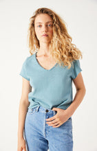 Load image into Gallery viewer, Sonoma Tshirt in Vintage Peacock
