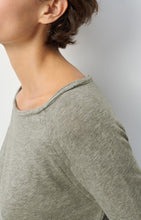 Load image into Gallery viewer, Sonoma Boat Neck Long Sleeve T Shirt in Heather Grey Grisch
