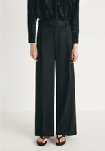 Load image into Gallery viewer, Gilgo Pants in Onyx
