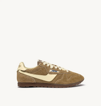 Load image into Gallery viewer, Windspin Low Trainers in Suede/Leather/Couro/Rutabaga
