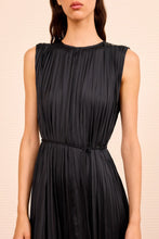Load image into Gallery viewer, Flanna Pleated Midi Dress in Noir
