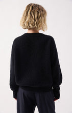 Load image into Gallery viewer, Vitow Sweater in Noir
