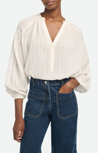 Load image into Gallery viewer, Nipoa Blouse in White
