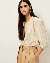Load image into Gallery viewer, A View Blouse in Sandaguas
