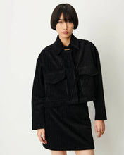 Load image into Gallery viewer, Abbigy Short Trapeze Skirt

