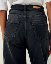Load image into Gallery viewer, Bay Cruise Jeans in Broken Black
