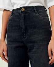Load image into Gallery viewer, Bay Cruise Jeans in Broken Black
