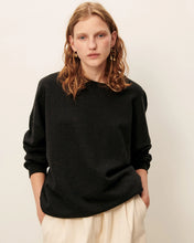 Load image into Gallery viewer, Chebbi Sweatshirt in Black Granit
