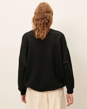 Load image into Gallery viewer, Chebbi Sweatshirt in Black Granit
