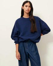 Load image into Gallery viewer, Chebbi Sweatshirt in Blazer Blue
