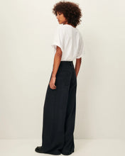 Load image into Gallery viewer, Dalt 5 Pocket Jeans in Black
