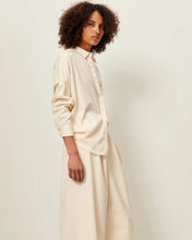 Load image into Gallery viewer, Lady D Blouse in Fleur de Sel

