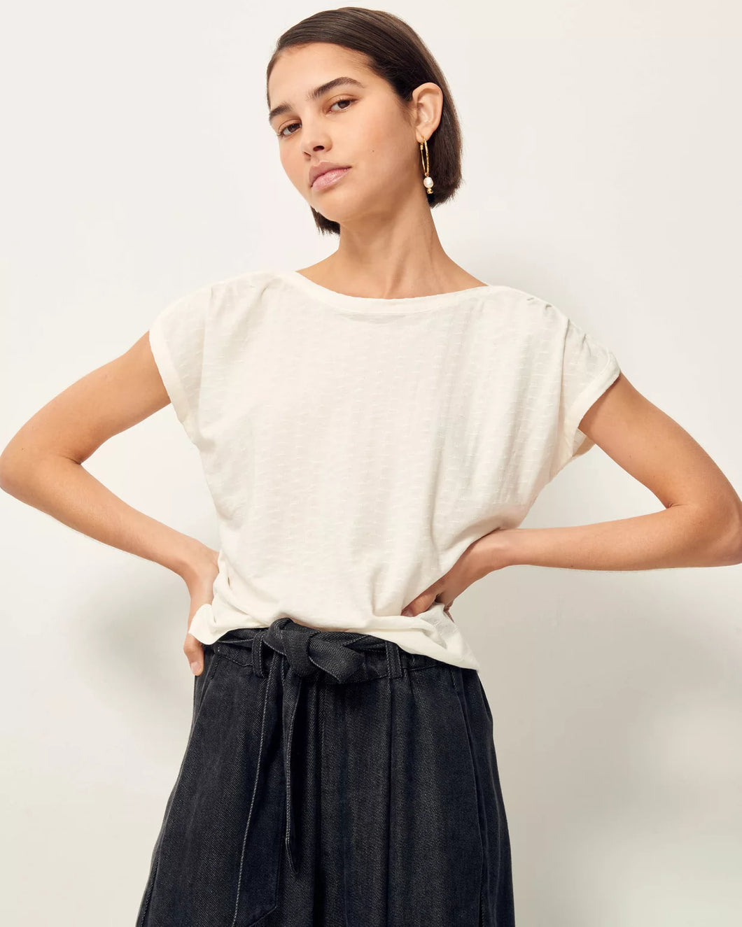 Sixto Jaquard Gathered Shoulder T-Shirt in Fleur de Sel
