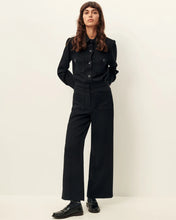 Load image into Gallery viewer, Alberwool Straight Leg Pleated Pant in Black
