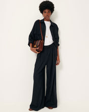 Load image into Gallery viewer, Wiltonia Shirt with Pockets in Navysand
