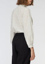 Load image into Gallery viewer, Tatum Shirt in Stracciatella
