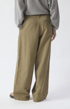 Load image into Gallery viewer, Namaz Trousers in Liane
