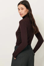 Load image into Gallery viewer, Norte Turtleneck In Ganache
