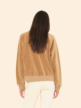 Load image into Gallery viewer, Pierre Sweatshirt in Heather Camel

