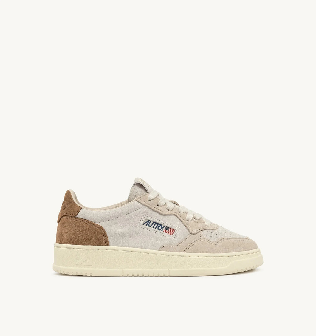 Medalist Low Top Trainers in Tric/Suede Snd/Cigar