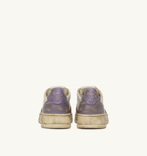 Load image into Gallery viewer, Super Vintage Low Top Trainers in Metal/Leather Fuchsia/Violet
