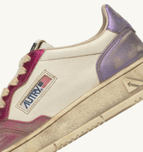 Load image into Gallery viewer, Super Vintage Low Top Trainers in Metal/Leather Fuchsia/Violet
