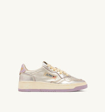 Load image into Gallery viewer, Super Vintage Low Top Trainers in Platinum &amp; Lilac Leather
