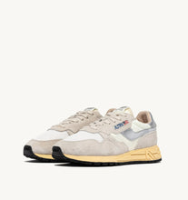 Load image into Gallery viewer, Reelwind Low Top Trainers in Suede/ Nylon/ Net White/ Silver
