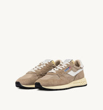 Load image into Gallery viewer, Reelwind Trainers in Nylon/Crack White and Pepper
