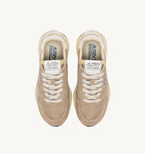 Load image into Gallery viewer, Reelwind Trainers in Nylon/Crack White and Pepper
