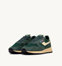 Load image into Gallery viewer, Reelwind Trainers in Suede/Net Bottle
