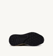 Load image into Gallery viewer, Reelwind Trainers in Suede/Net Bottle
